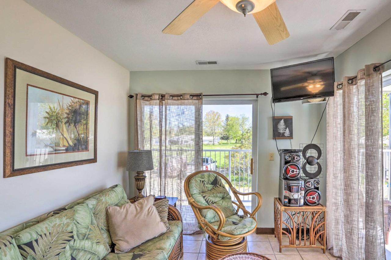 Appartamento Waterfront Bass Island Retreat With Balcony And Tv Put-in-Bay Esterno foto